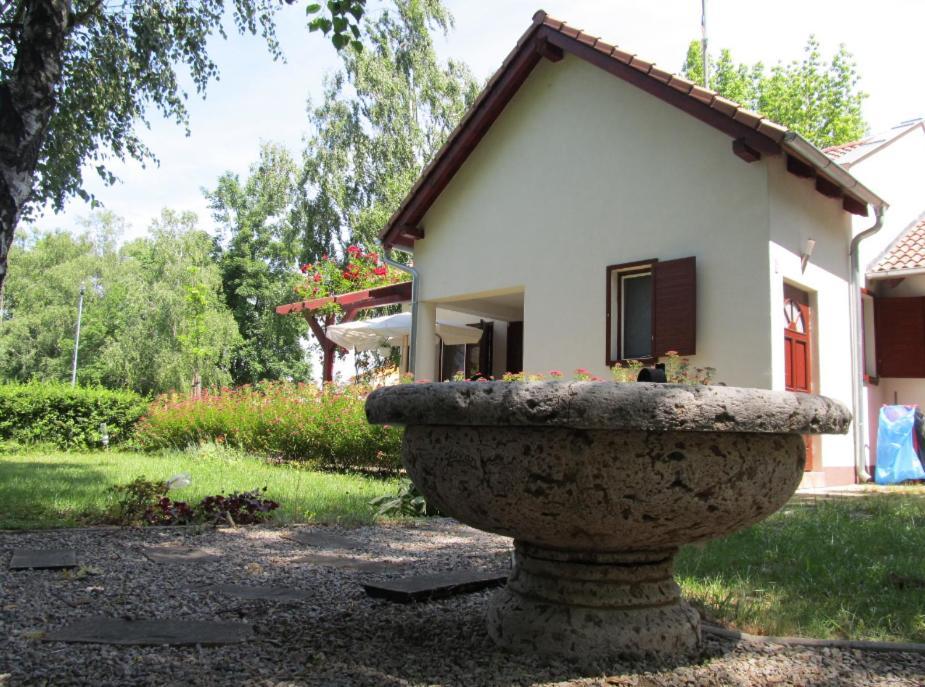 Villa Patio Exteriör bild
